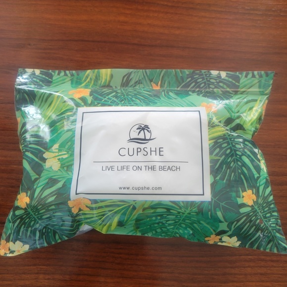 NWT CUPSHE EVE WHITE SCALLOPED ONE PIECE SWIM SUIT MEDIUM - Picture 6 of 6